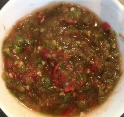 Льяхва — острый соус из стручкового перца локотос и томатов