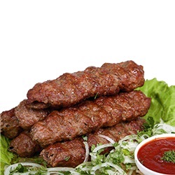 Kebab - хорошо промаринованная баранина или говядина, жареная на гриле