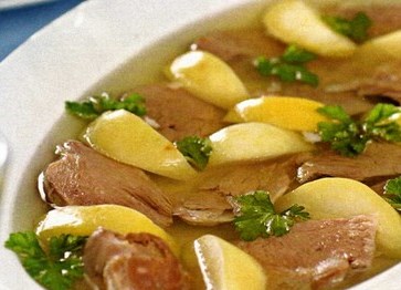 Суп из дичи с яблоками по гречески