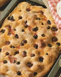 Итальянский пирог с начинкой из винограда