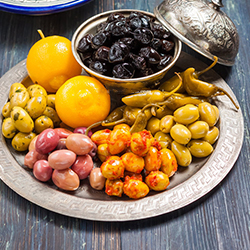 Марокканские маринованные оливки в специях