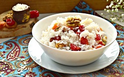 Ароматный рис с изюмом и орехами (Masala Bhaat)