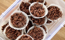 Шоколадное печенье с воздушным рисом / Chocolate crackles