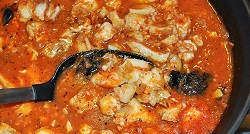 Мелкая морская рыба в соусе (кухня Мартиники)