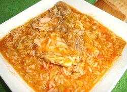 Arroz aguado (рис агуадо) — мягкий кашеобразный рис с мясом