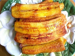 Tajadas (тахадас) — жареные бананы в виде соломки
