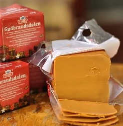 Норвежский коричневый сыр Брюност
