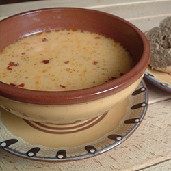 Венгерский суп Чорба с мятой и чесноком