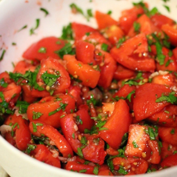 Йеменский острый томатный салат