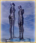 Скульптура любви «Али и Нино» в Батуми