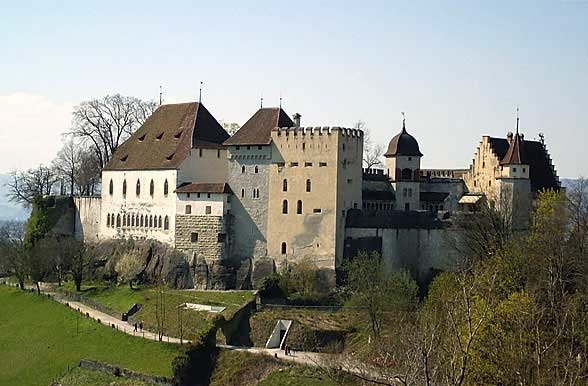 Замок Ленцбурга