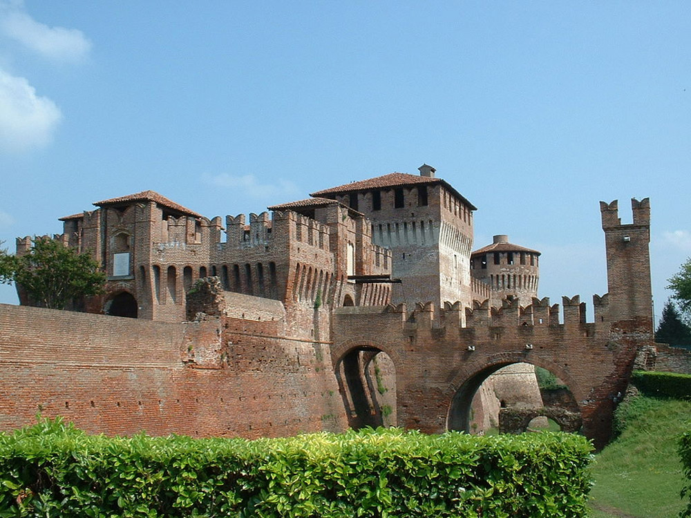 Замок Кастелло ди Сончино