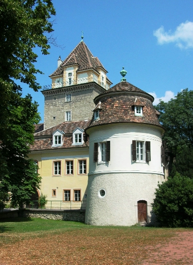 Замок Леесдорф