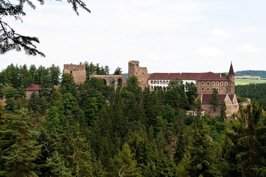 Замок Велхартице